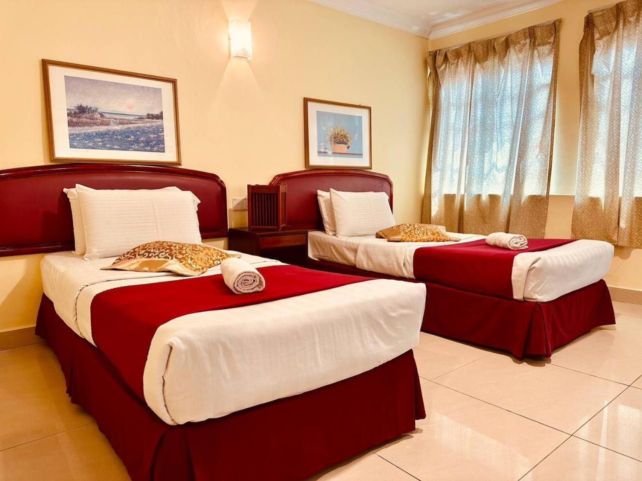 Carlton Hotel Seremban - Next To Terminal Bus Station ภายนอก รูปภาพ