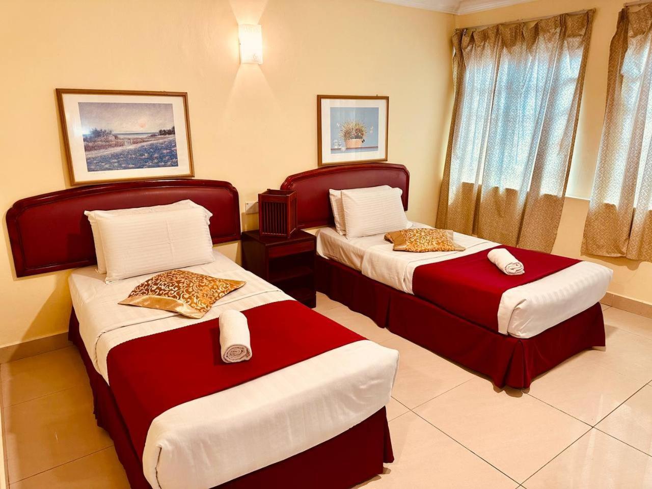 Carlton Hotel Seremban - Next To Terminal Bus Station ภายนอก รูปภาพ